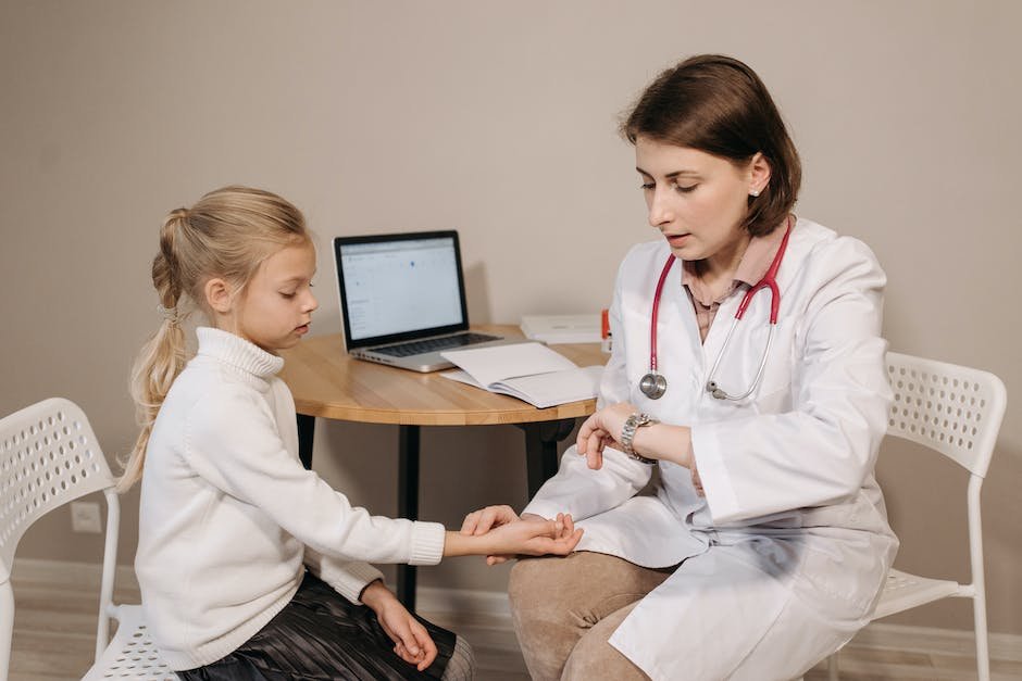Illustration of a doctor treating a child with autism, focusing on sensory processing and communication skills